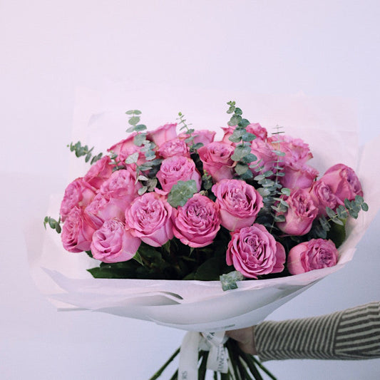 Two Dozen Queen X-Pression Roses - Luna Flowers Denver