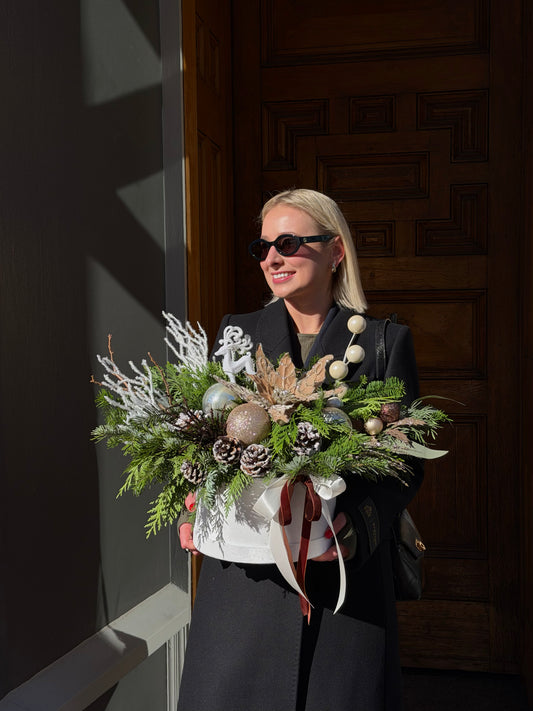 “White Frost Holiday Box