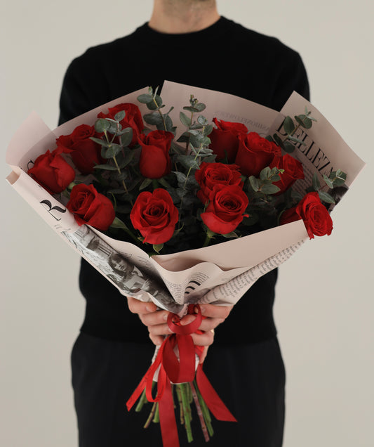 One Dozen Classic Red Roses